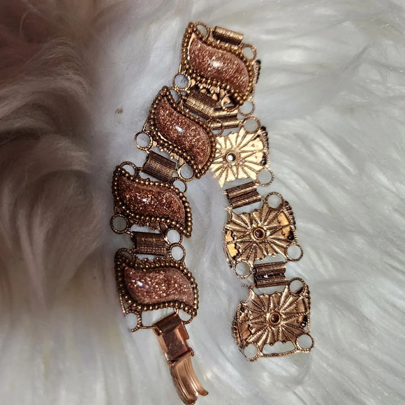 Vintage Lucite Confetti bracelet - Picture 3 of 8